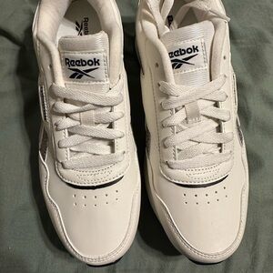 Reebok comfort footbed ortholite size 7.5. Brand new never worn. All leather.